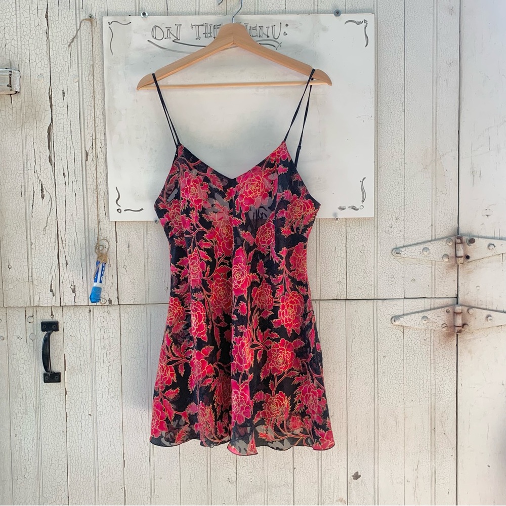 Vintage Victoria’s Secret Pink & Black Mini Slip Dress size M